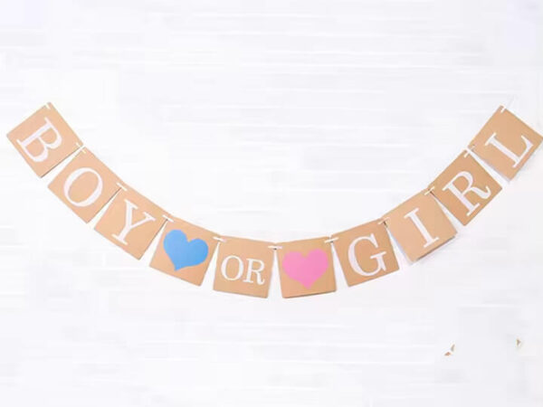 Boy or Girl slinger bruin muur