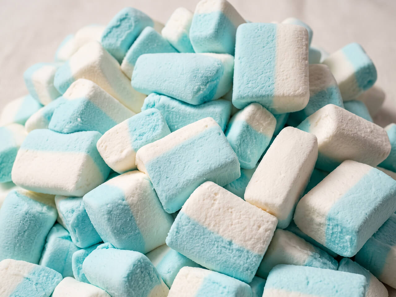 Zachte rechthoekige geboortespekjes in blauw en wit